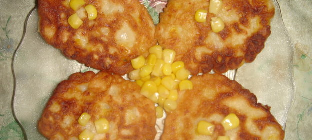 Кукурузные оладьи с курятиной