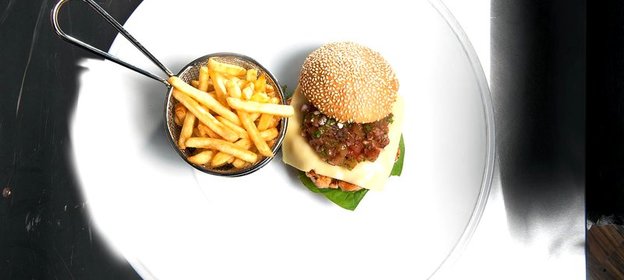 Бургер с семгой