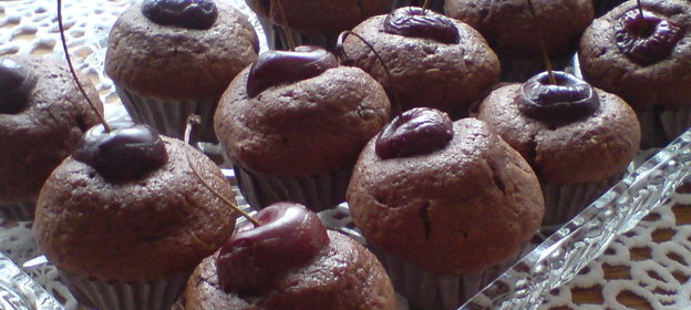 Шоколадные кексики с вишнями На счастье!