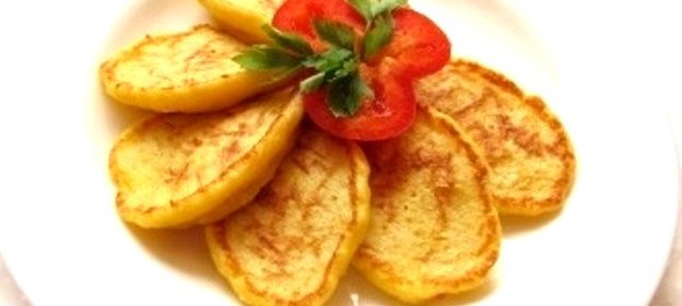 Тыквенные оладьи по‑индийски с карри и базиликом