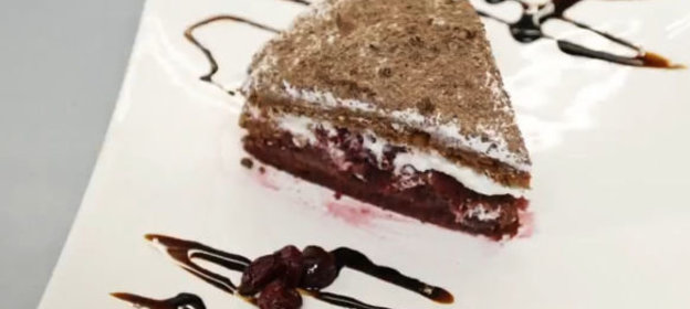 Шоколадно-вишневый торт Черный лес