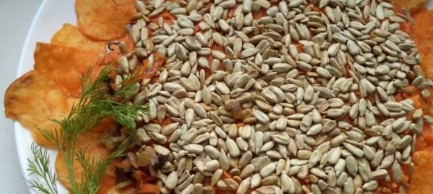 Пицца с сосисками и мясом