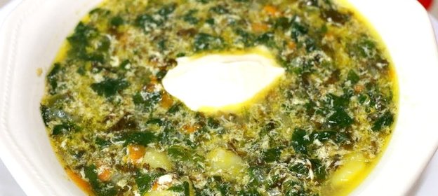 Зеленые щи из шпината