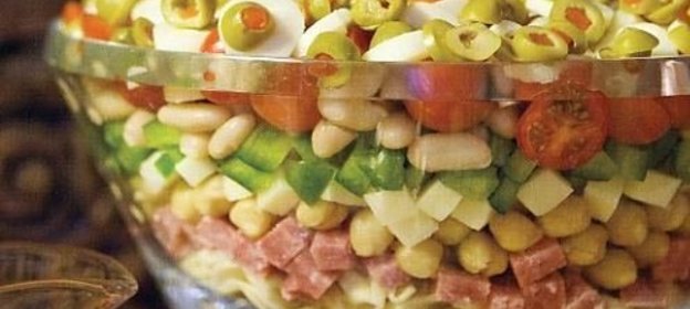 Говяжья печень с яблоками, тушенная с изюмом и корицей