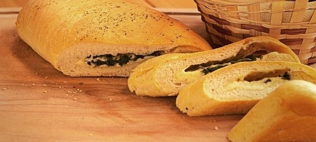 Хлеб с сыром и шпинатом