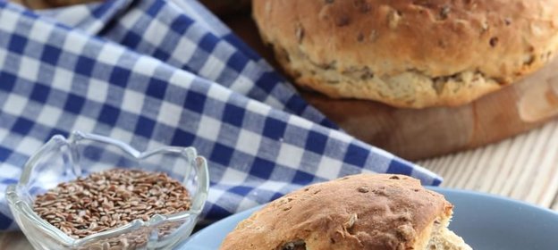 Ржано-пшеничный хлеб с семенами