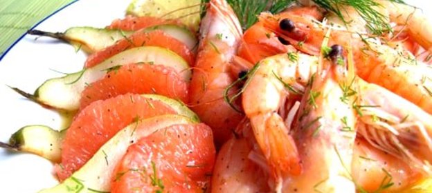 Салат с грушей и креветками