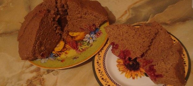 Какао-мускатный кекс на малиновой подушке (для СВЧ)