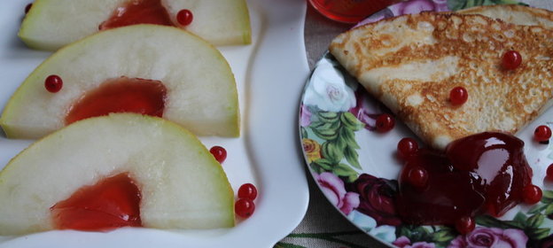 Желе из красной смородины и заливная дыня