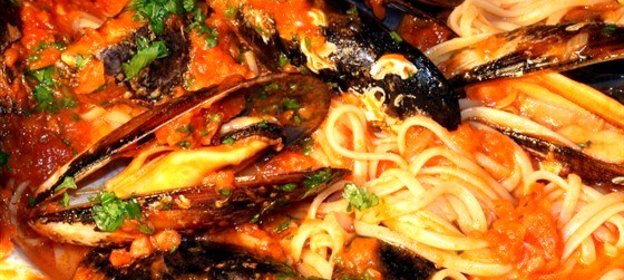 Паста с морепродуктами и красным перцем