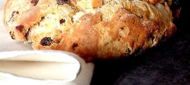 Ирландский хлеб из пресного теста