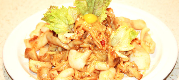 Лапша с кальмарами и грибами рецепт за 5 минут