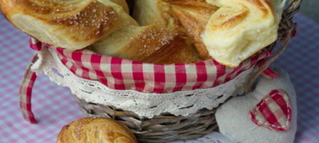 Воздушные слойки-булочки