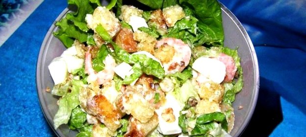 Салат с сухариками