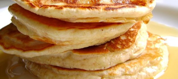 Оладьи на молоке с яблоками