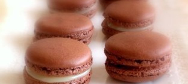 Шоколадные макаруны