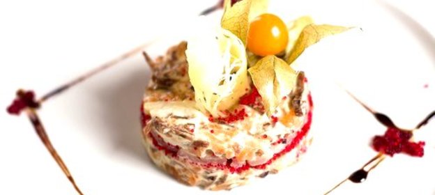 Мясной салат с сардинами