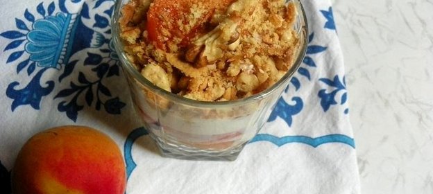 Десерт с абрикосами