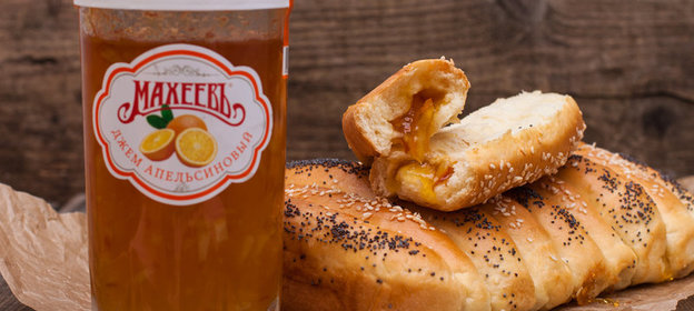 Сдобные булочки-сайки с апельсиновым джемом