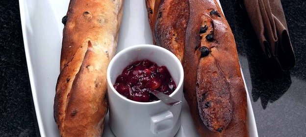 Багет с изюмом