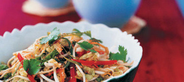 Салат из яичной лапши