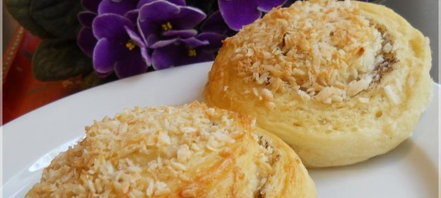 Скандинавские булочки с корицей, кардамоном и кокосом