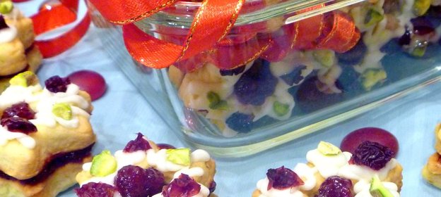 Печенье-сендвичи с клюквой и фисташками