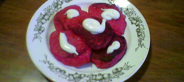 Оладьи из свеклы и творога