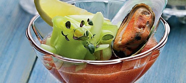 Томатное желе с приправой из мидий