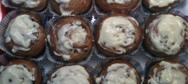 Булочки с яблоками и корицей