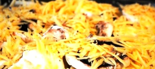 Запеканка с картофелем, цукини и грибами