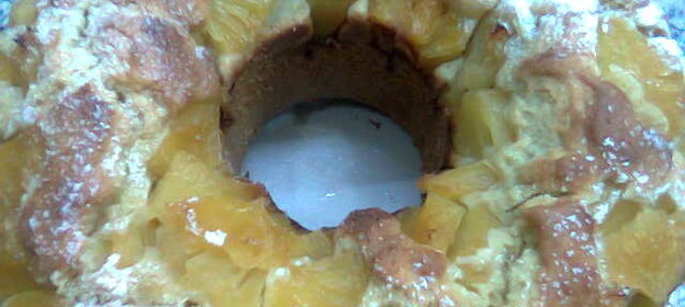 Кекс с ананасами