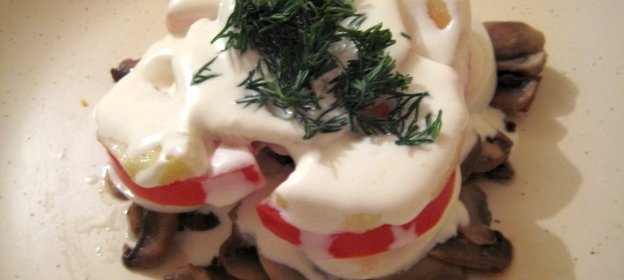 салат с шампиньонами Нежный