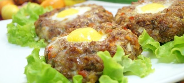 Овощи тушеные с сардельками