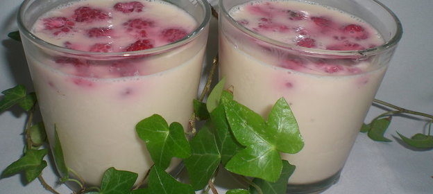 Желе из ряженки с малиной