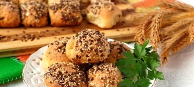 Ароматные творожные булочки с зеленью