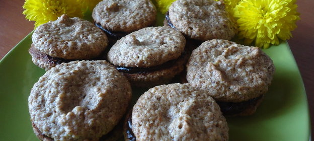 Орехово-шоколадные пирожные