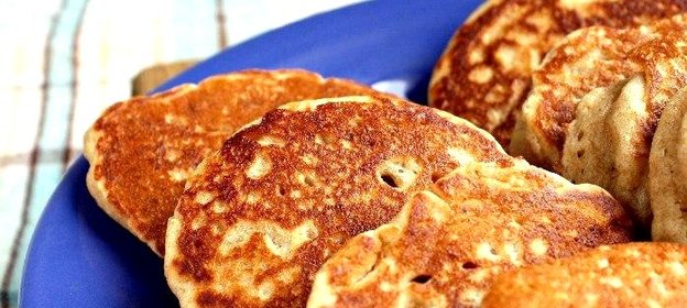 Цельнозерновые ванильные оладьи с добавлением кукурузной муки