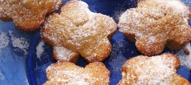 Яблочные кексы с орехами и корицей