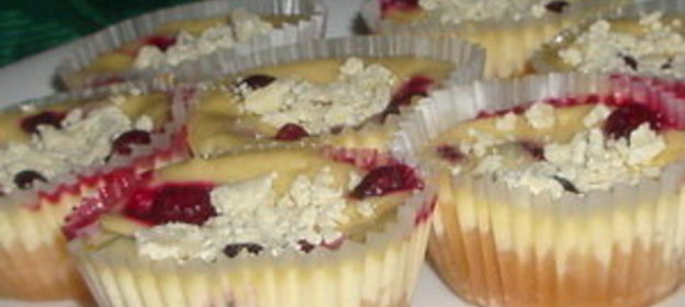 Чизкейки с белым шоколадом и клюквой