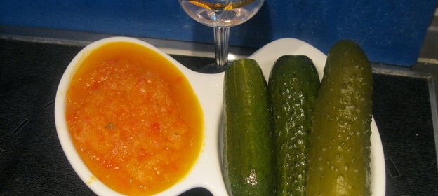 Борьба с урожаем-икра Заморская,огурцы соленые