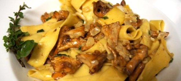 Паста с лисичками