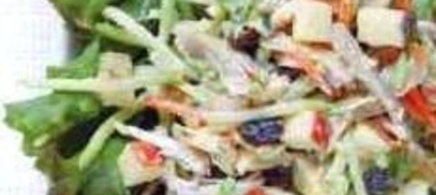 Макароны с маслинами и луком