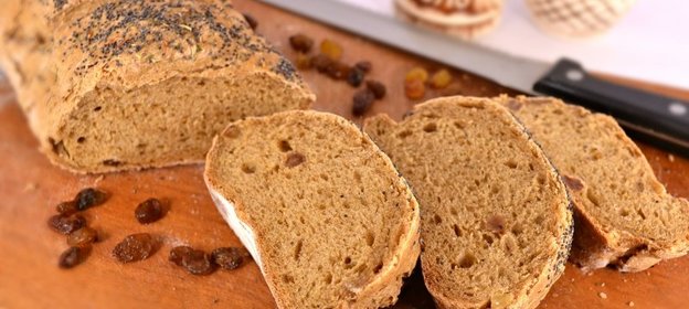 Пшенично-ржаной батон с изюмом