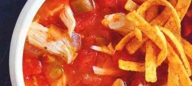 Морской окунь, тушенный в огуречном рассоле