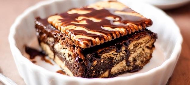 Пирожные с кофейным соусом