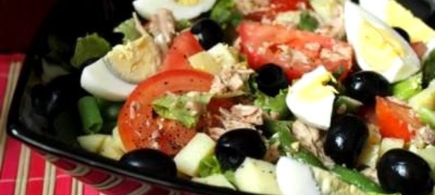 Овощной салат с тунцом