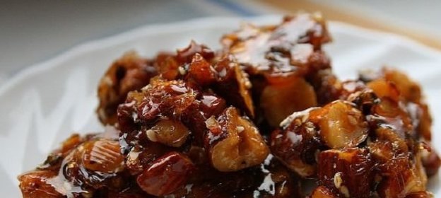 Пицца с кильками и маслинами