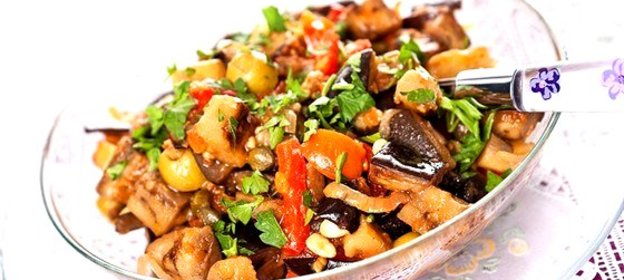 Салат из баклажанов с укропом и чесноком