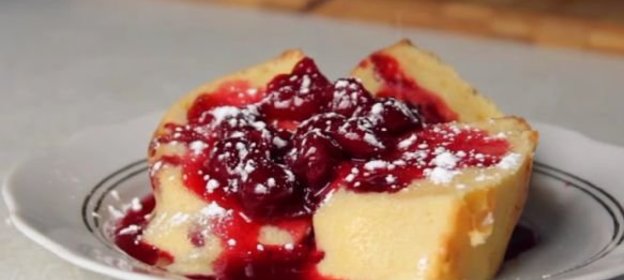 Оладьи с клубникой